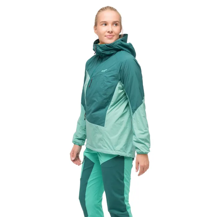 Bergans Of Norway Softshell Jackets Tind Windbreaker Anorak Light Malachite Green Malachite Green 8211 Women