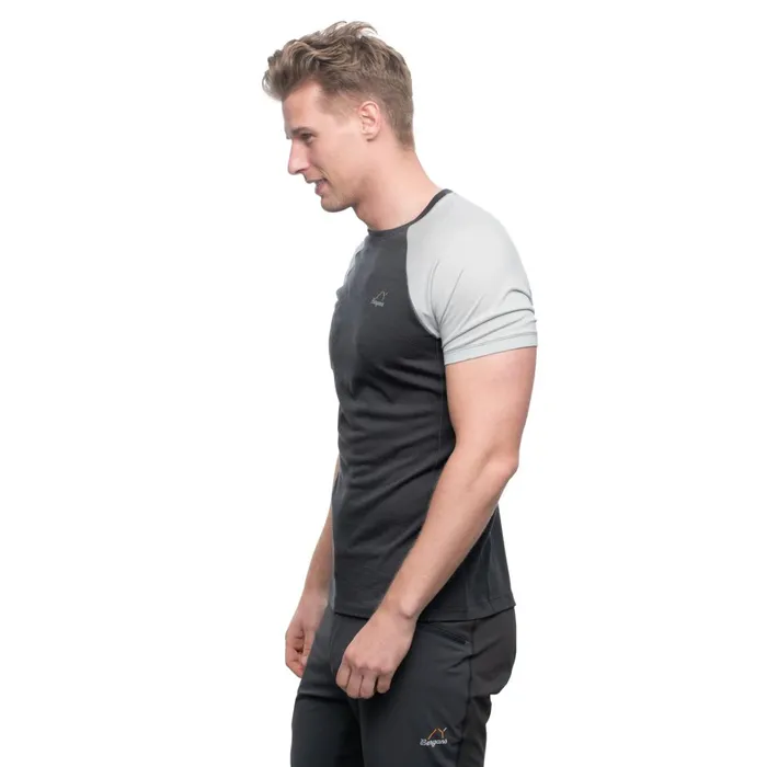 Bergans Of Norway TShirts Y Lightline Merino Tee Dark Shadow Grey Pearl Grey 8211 Men