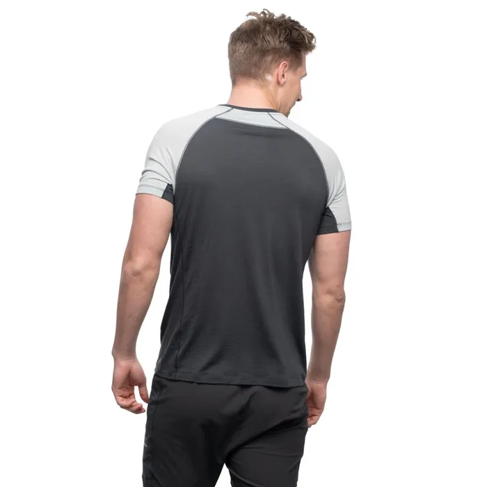 Bergans Of Norway TShirts Y Lightline Merino Tee Dark Shadow Grey Pearl Grey 8211 Men