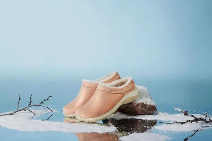 Encore Ice 5 Shine Rose Gold Women Merrell SlipOns