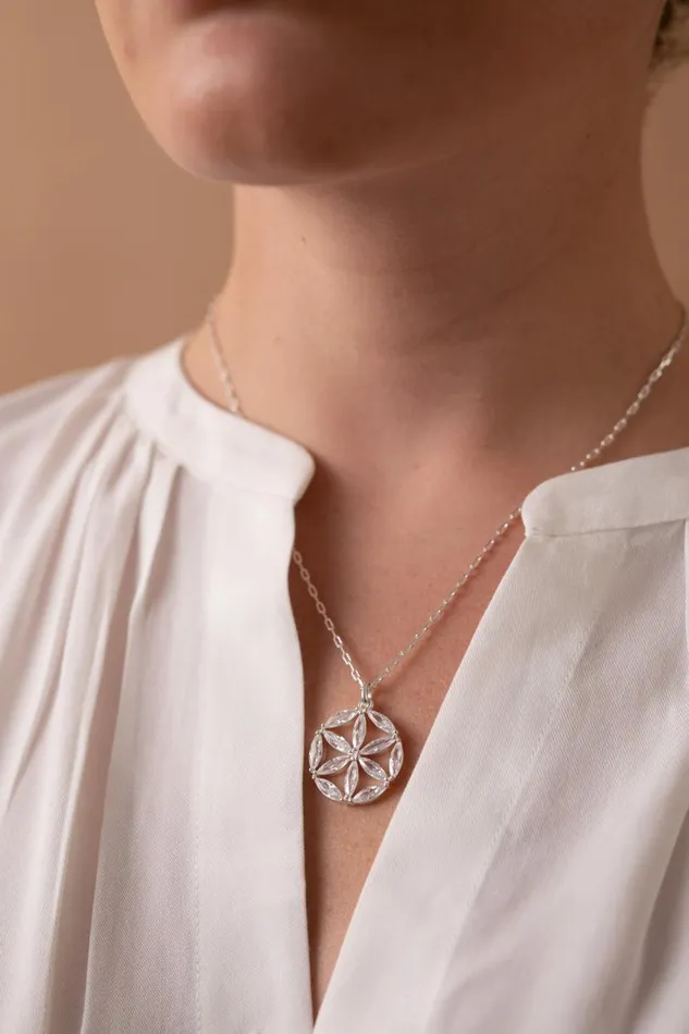 Faith And Family Rosette Pendant Necklace Silver Women Alex And Ani Necklaces Faith And Family Rosette Pendant Necklace Silver Women Alex And Ani Necklaces