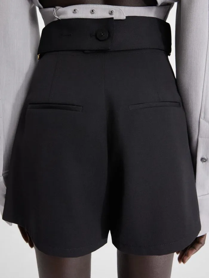 JACQUEMUS The Bari Shorts Black Women Trousers and Shorts JACQUEMUS The Bari Shorts Black Women Trousers and Shorts