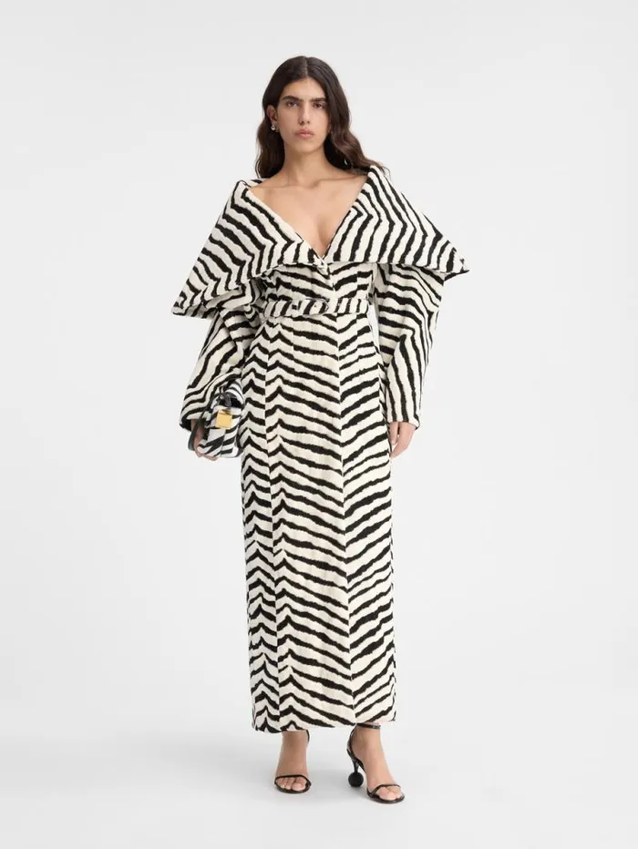 JACQUEMUS The Caruso Coat Jacquard Zebra Velvelt Black Women Coats and Jackets