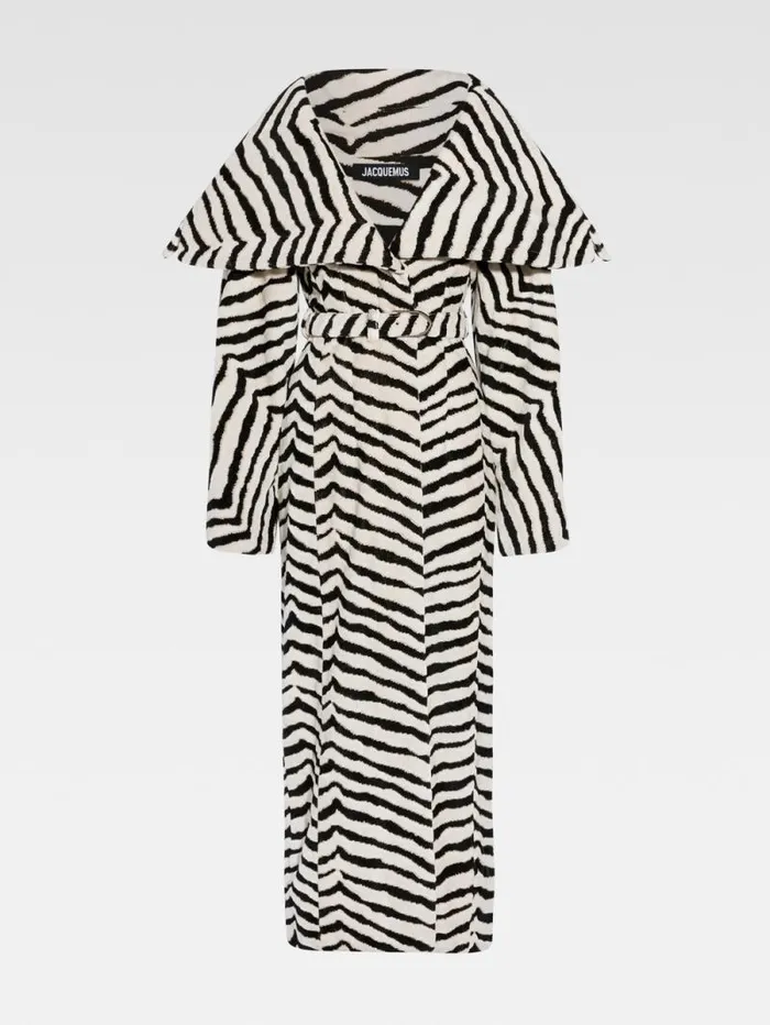 JACQUEMUS The Caruso Coat Jacquard Zebra Velvelt Black Women Coats and Jackets JACQUEMUS The Caruso Coat Jacquard Zebra Velvelt Black Women Coats and Jackets