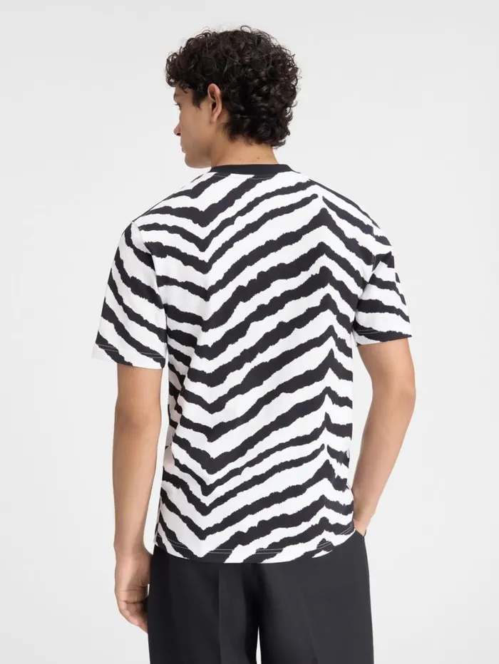 JACQUEMUS The Gros Grain Tshirt Black and White Zebra WomenMen Tshirts JACQUEMUS The Gros Grain Tshirt Black and White Zebra WomenMen Tshirts