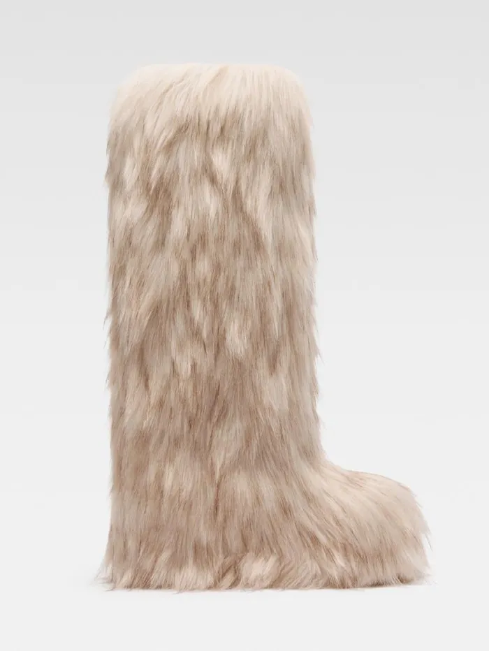 JACQUEMUS The Jacquemus Yeti Moon Boot Offwhite WomenMen Shoes