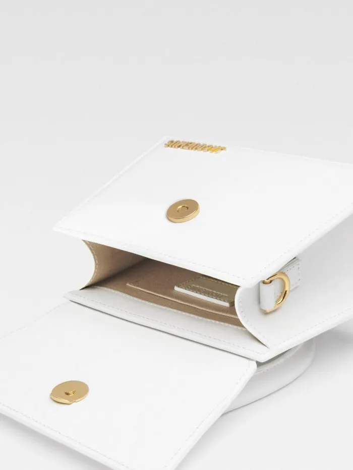 JACQUEMUS The Medium Chiquito White Women Crossbody and Handbags JACQUEMUS The Medium Chiquito White Women Crossbody and Handbags