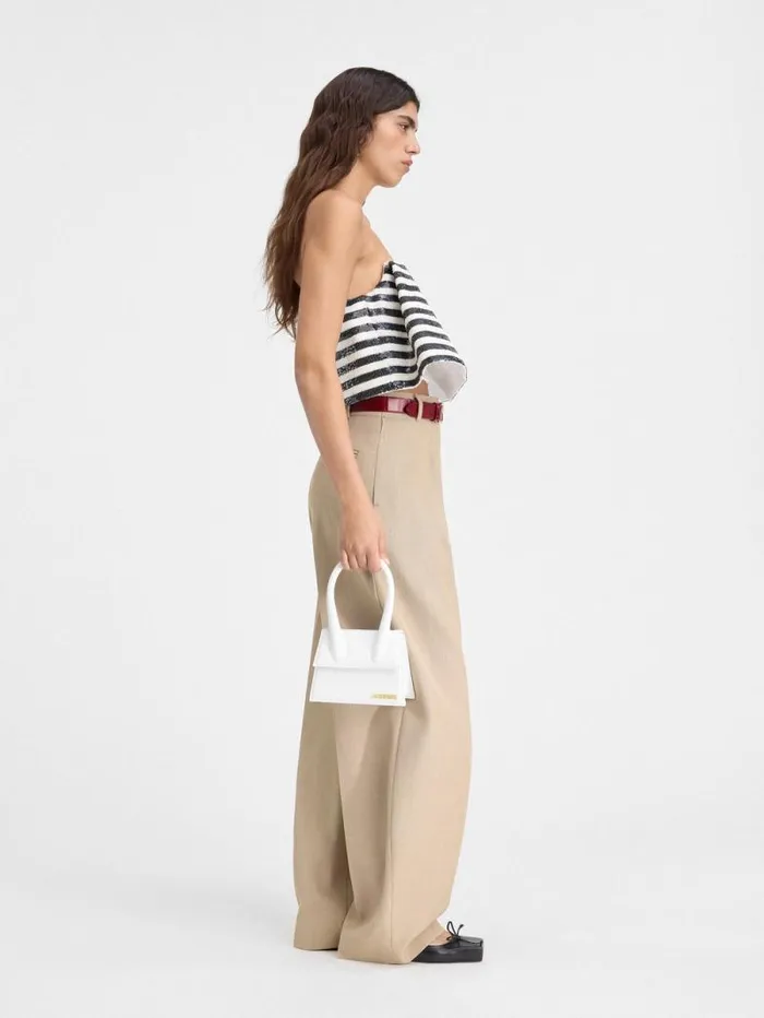 JACQUEMUS The Medium Chiquito White Women Crossbody and Handbags JACQUEMUS The Medium Chiquito White Women Crossbody and Handbags
