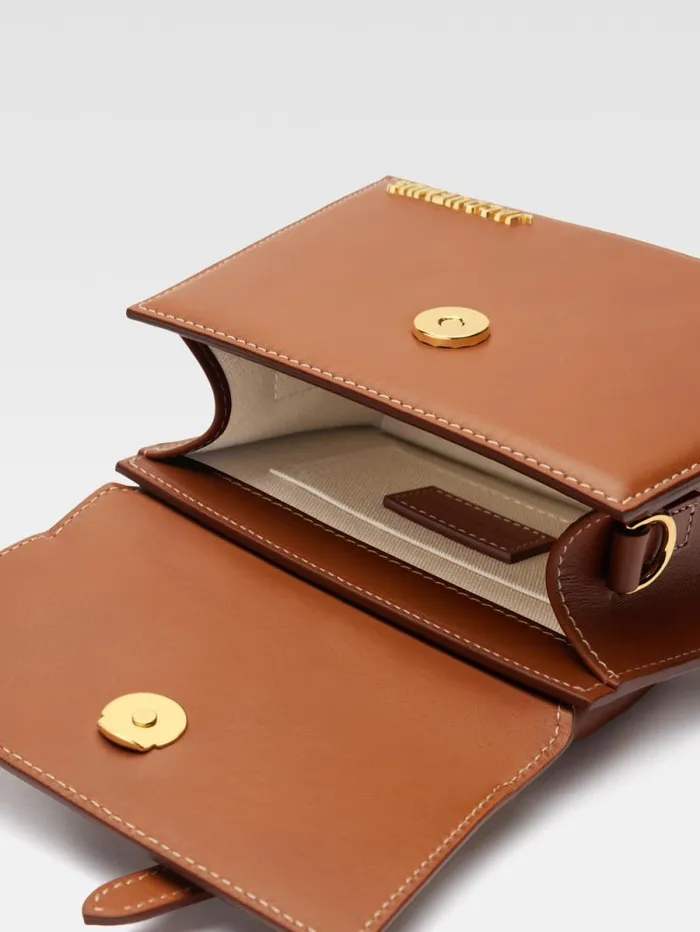 JACQUEMUS The Medium Chiquito With Buckle Light Brown Women Crossbody and Handbags JACQUEMUS The Medium Chiquito With Buckle Light Brown Women Crossbody and Handbags