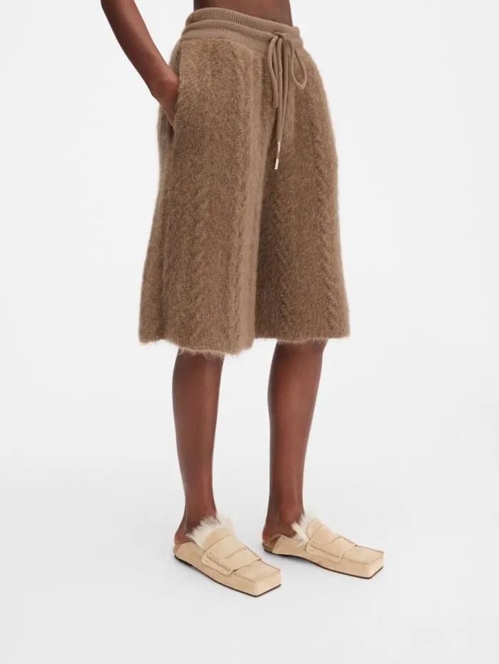 JACQUEMUS The Nuvola Shorts Camel WomenMen Trousers and Shorts JACQUEMUS The Nuvola Shorts Camel WomenMen Trousers and Shorts