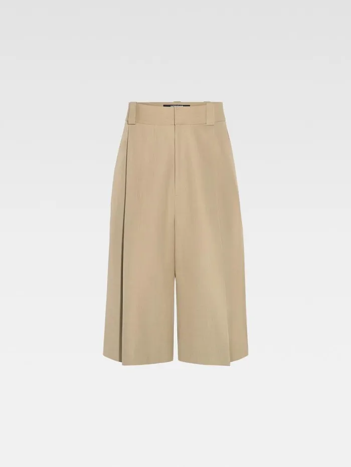 JACQUEMUS The Ravello Shorts Beige Men Trousers and Shorts JACQUEMUS The Ravello Shorts Beige Men Trousers and Shorts