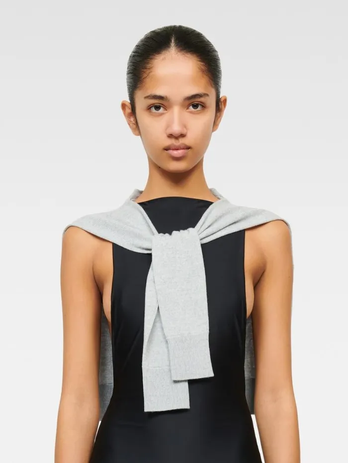 JACQUEMUS The Rica Scarf Grey WomenMen Scarves Beanies and Gloves JACQUEMUS The Rica Scarf Grey WomenMen Scarves Beanies and Gloves