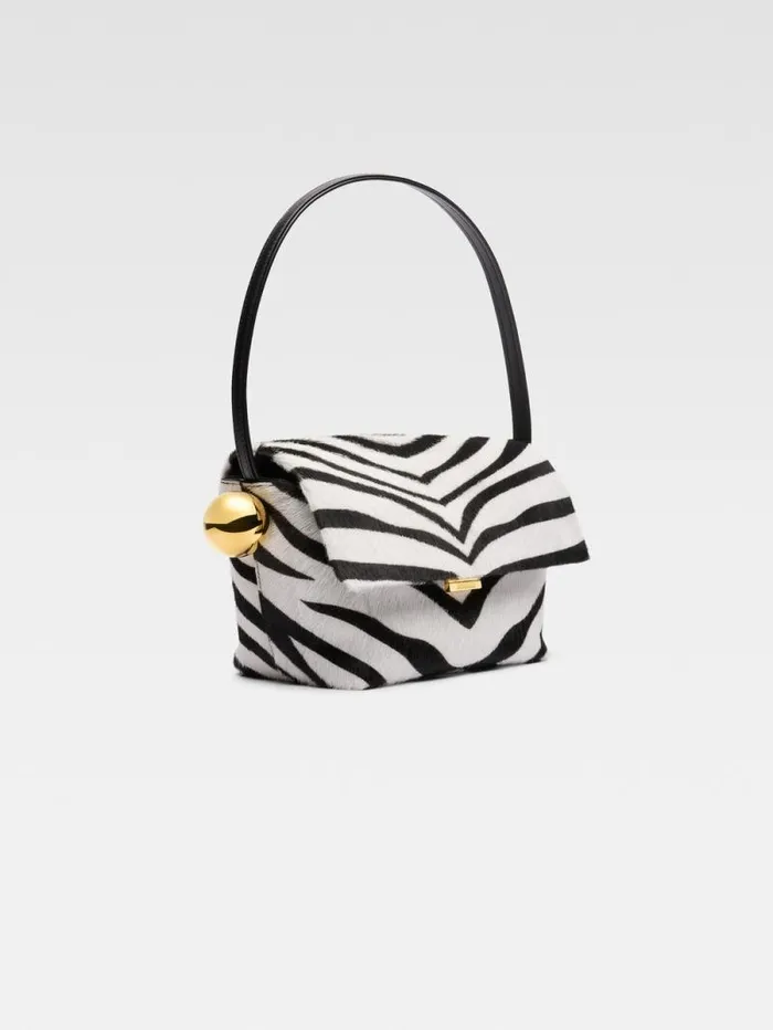 JACQUEMUS The Rond Carr Black and White Zebra Women Shoulder Bags JACQUEMUS The Rond Carr Black and White Zebra Women Shoulder Bags