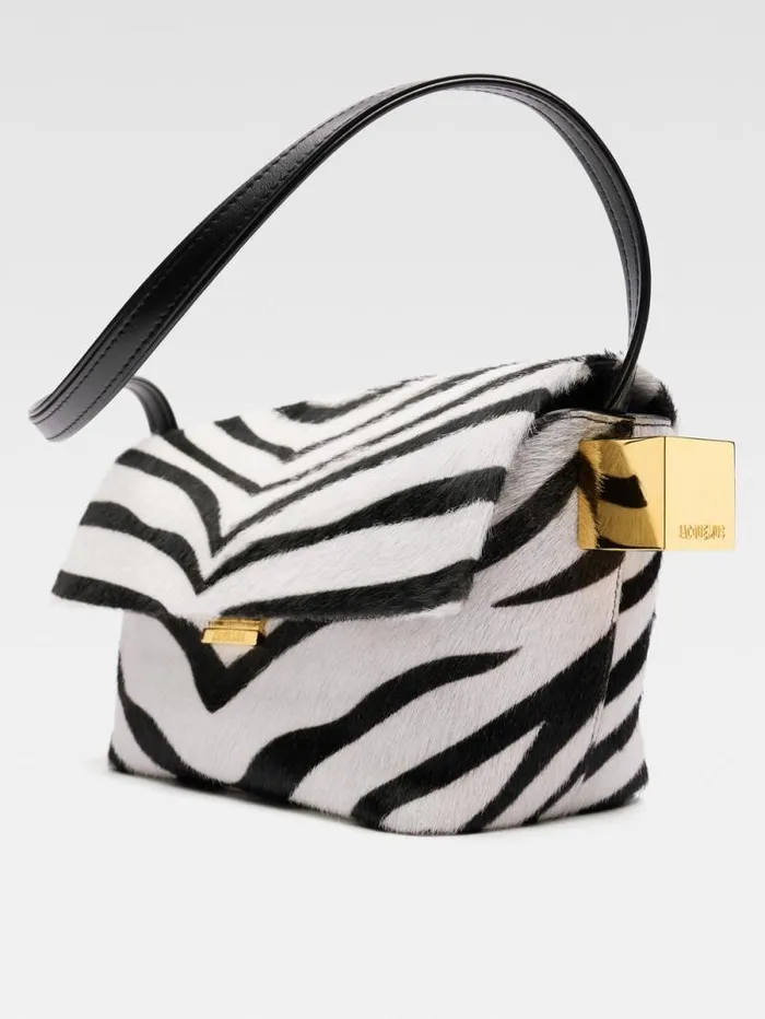 JACQUEMUS The Rond Carr Black and White Zebra Women Shoulder Bags JACQUEMUS The Rond Carr Black and White Zebra Women Shoulder Bags