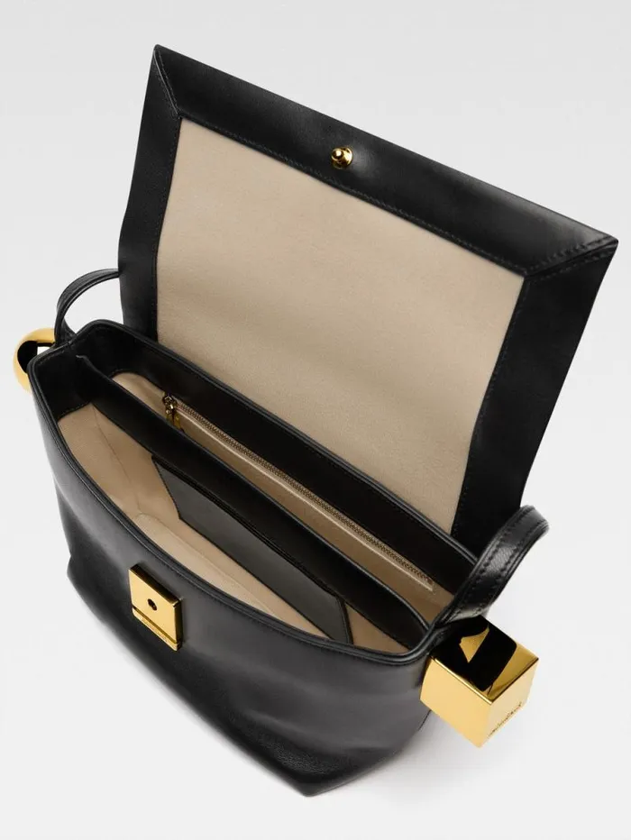 JACQUEMUS The Rond Carr Black Women Shoulder Bags JACQUEMUS The Rond Carr Black Women Shoulder Bags