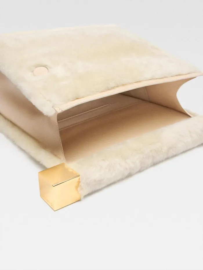 JACQUEMUS The Rond Carr Clutch Offwhite Women Crossbody and Handbags JACQUEMUS The Rond Carr Clutch Offwhite Women Crossbody and Handbags