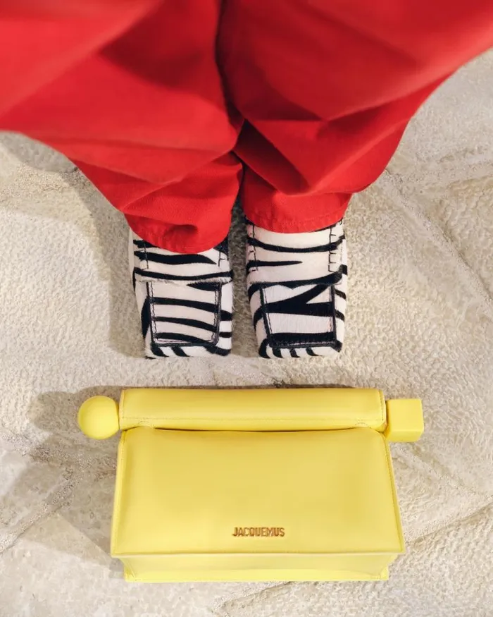 JACQUEMUS The Rond Carr Clutch Yellow Women Crossbody and Handbags