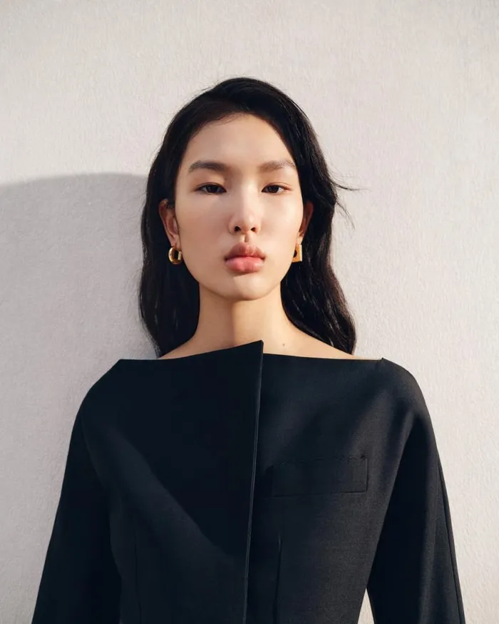 JACQUEMUS The Rond Carr Earrings Light Gold Women Jewellery JACQUEMUS The Rond Carr Earrings Light Gold Women Jewellery