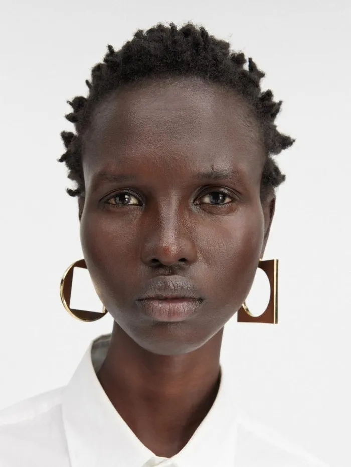 JACQUEMUS The Rond Carr Hoops Earrings Light Gold Women Jewellery JACQUEMUS The Rond Carr Hoops Earrings Light Gold Women Jewellery