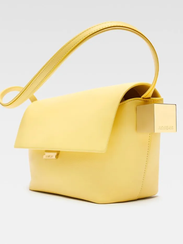 JACQUEMUS The Rond Carr Light Yellow Women Shoulder Bags JACQUEMUS The Rond Carr Light Yellow Women Shoulder Bags