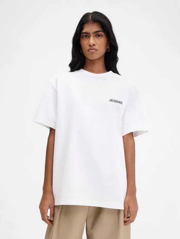 JACQUEMUS The Saint Tropez Place Des Lices Address Tshirt Saint Tropez Lices WomenMen Tshirts JACQUEMUS The Saint Tropez Place Des Lices Address Tshirt Saint Tropez Lices WomenMen Tshirts