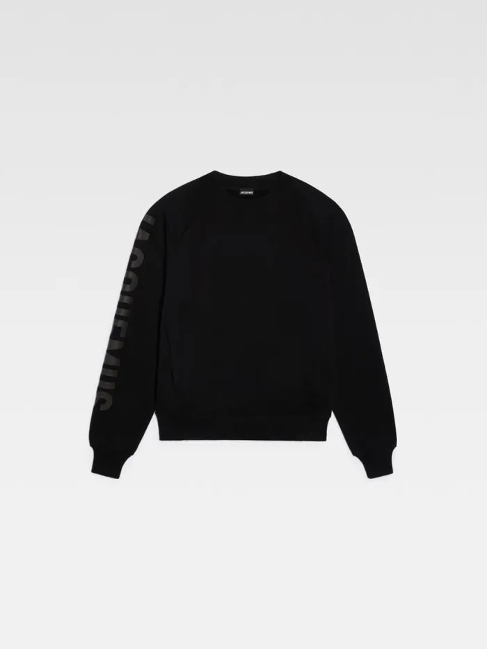 JACQUEMUS The Typo Sweatshirt Black Men Sweatshirts and Joggings JACQUEMUS The Typo Sweatshirt Black Men Sweatshirts and Joggings