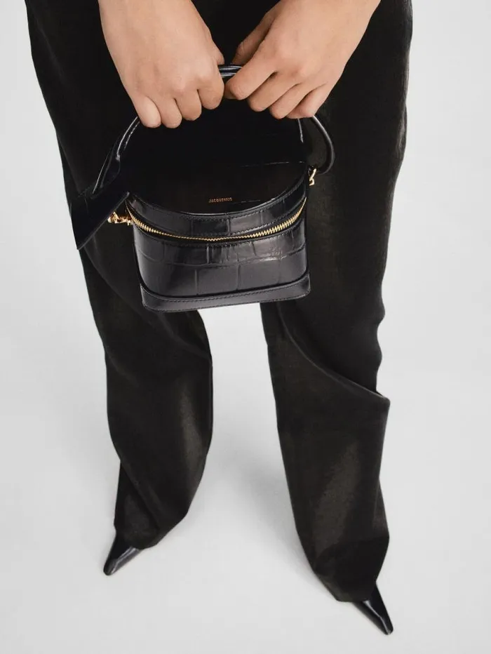 JACQUEMUS The Vanito Black Women Crossbody and Handbags JACQUEMUS The Vanito Black Women Crossbody and Handbags