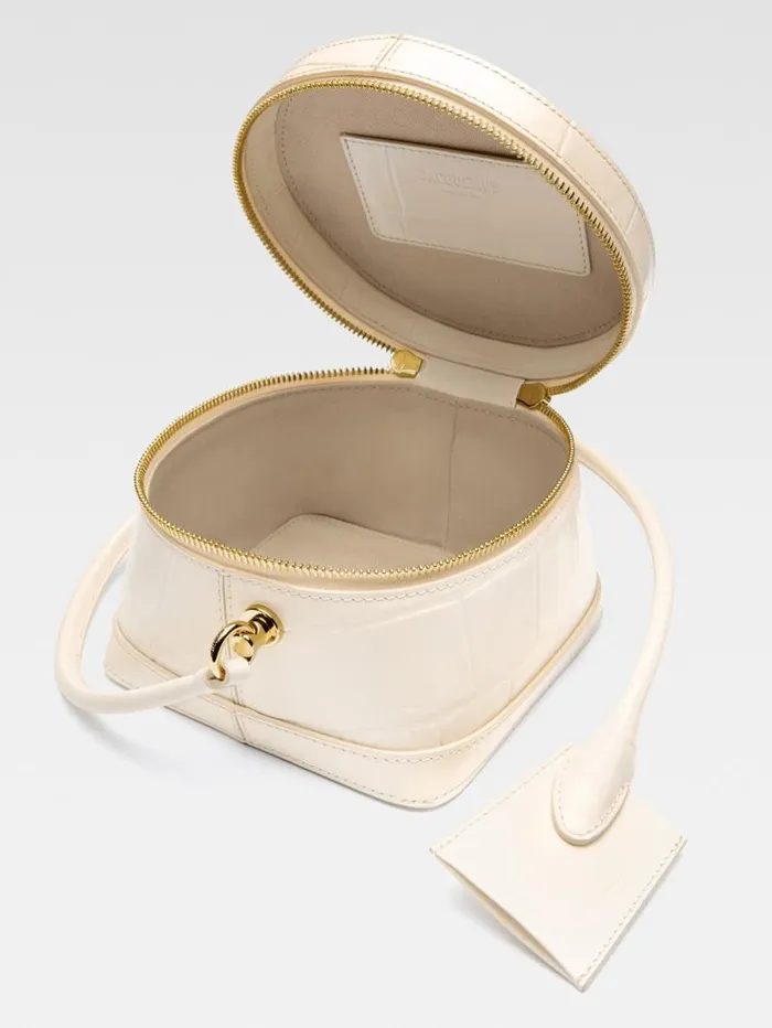 JACQUEMUS The Vanito Light Ivory Women Crossbody and Handbags JACQUEMUS The Vanito Light Ivory Women Crossbody and Handbags