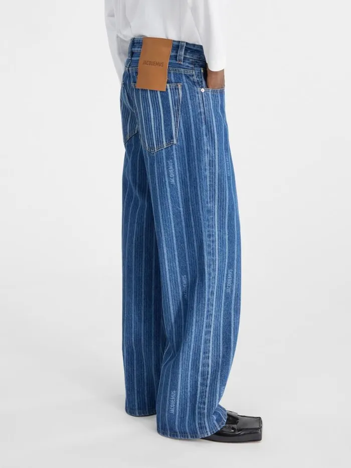 JACQUEMUS The Wide DeNmes Denim Pants Print Blue Stripes Men Denim JACQUEMUS The Wide DeNmes Denim Pants Print Blue Stripes Men Denim