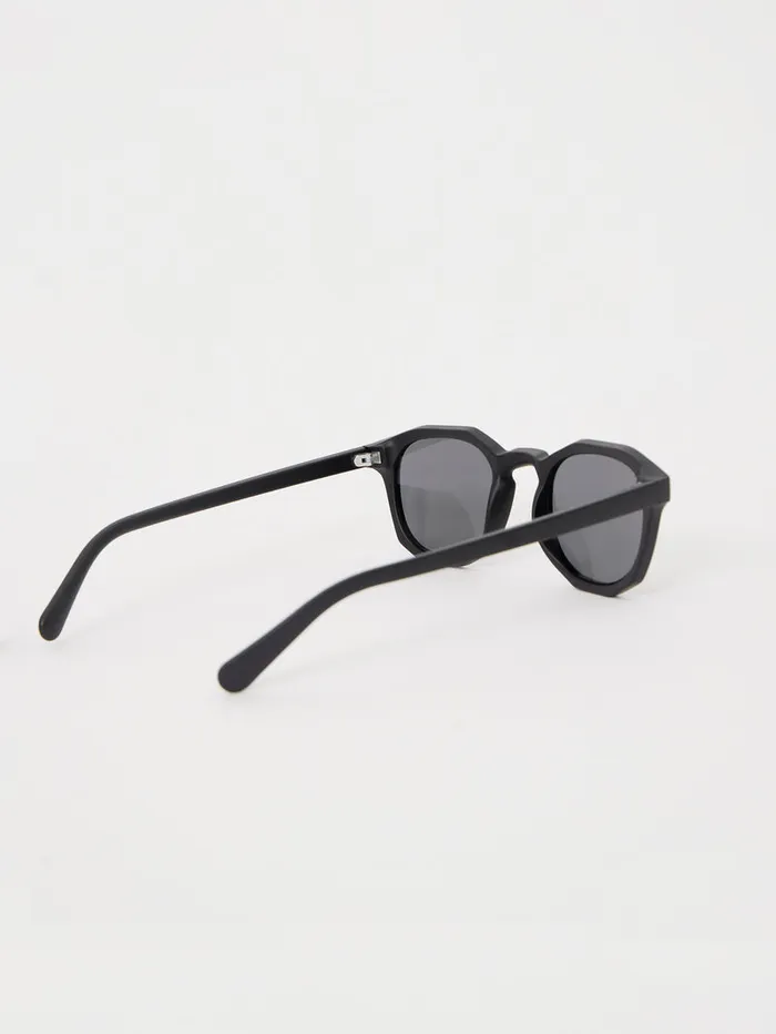 Man Sunglasses French Connection Faceted Preppy Sunglasses Charcoal Man Sunglasses French Connection Faceted Preppy Sunglasses Charcoal