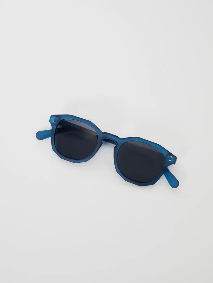 Man Sunglasses French Connection Faceted Preppy Sunglasses Seamoss Man Sunglasses French Connection Faceted Preppy Sunglasses Seamoss