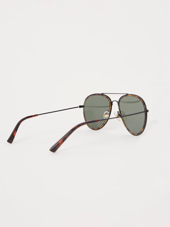Man Sunglasses French Connection Metal DFrame Rim Detailed Sunglasses Tort Man Sunglasses French Connection Metal DFrame Rim Detailed Sunglasses Tort