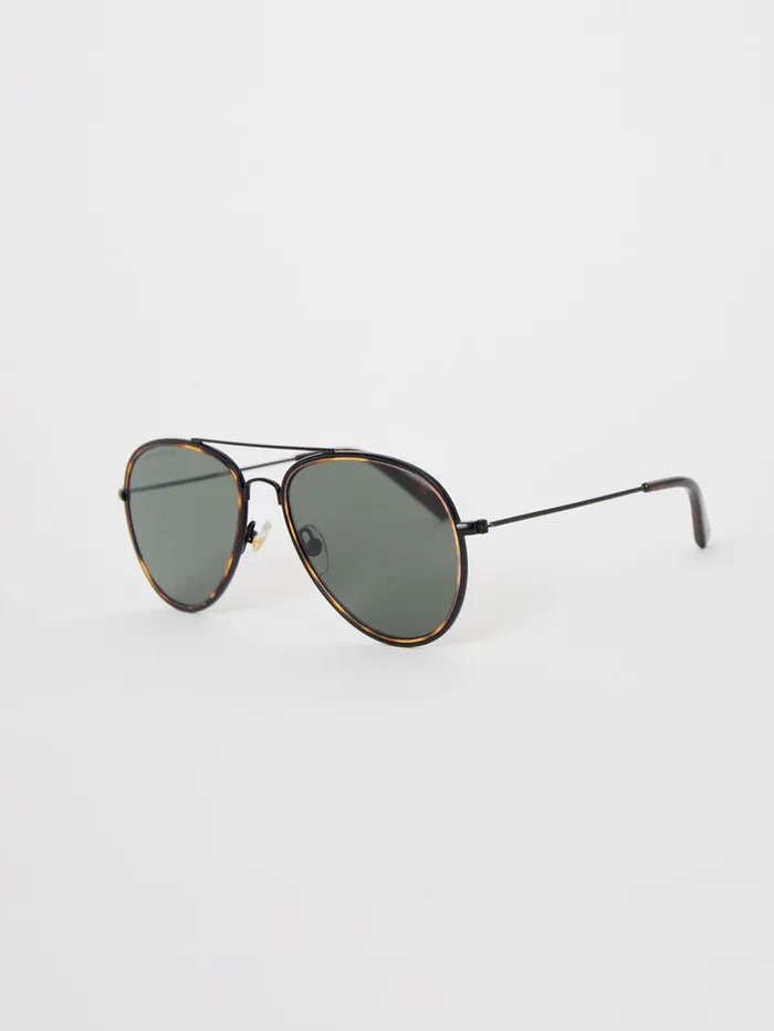 Man Sunglasses French Connection Metal DFrame Rim Detailed Sunglasses Tort Man Sunglasses French Connection Metal DFrame Rim Detailed Sunglasses Tort