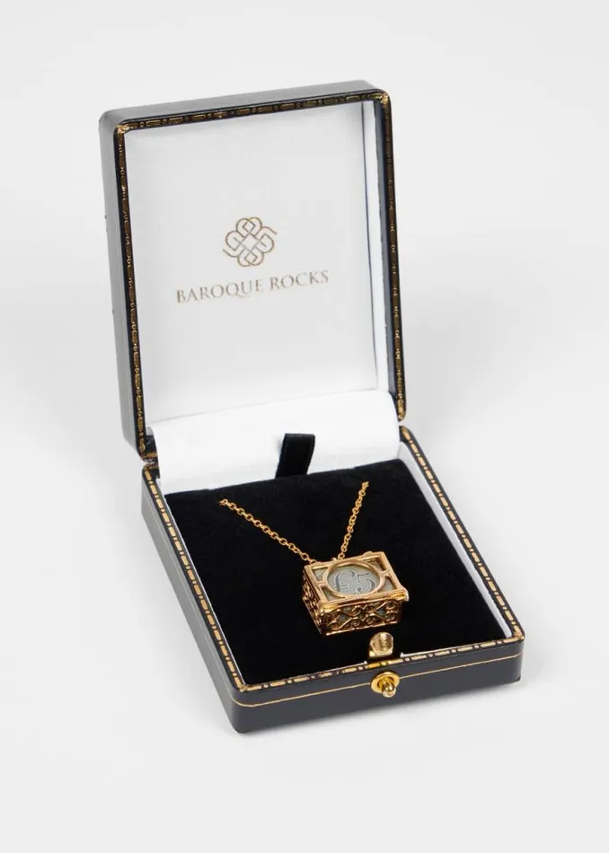 MensWomens Paul Smith Jewellery and Keyrings 039Articulated Mad Money Five Pound Note039 Gold Necklace By Baroque Rocks MensWomens Paul Smith Jewellery and Keyrings 039Articulated Mad Money Five Pound Note039 Gold Necklace By Baroque Rocks