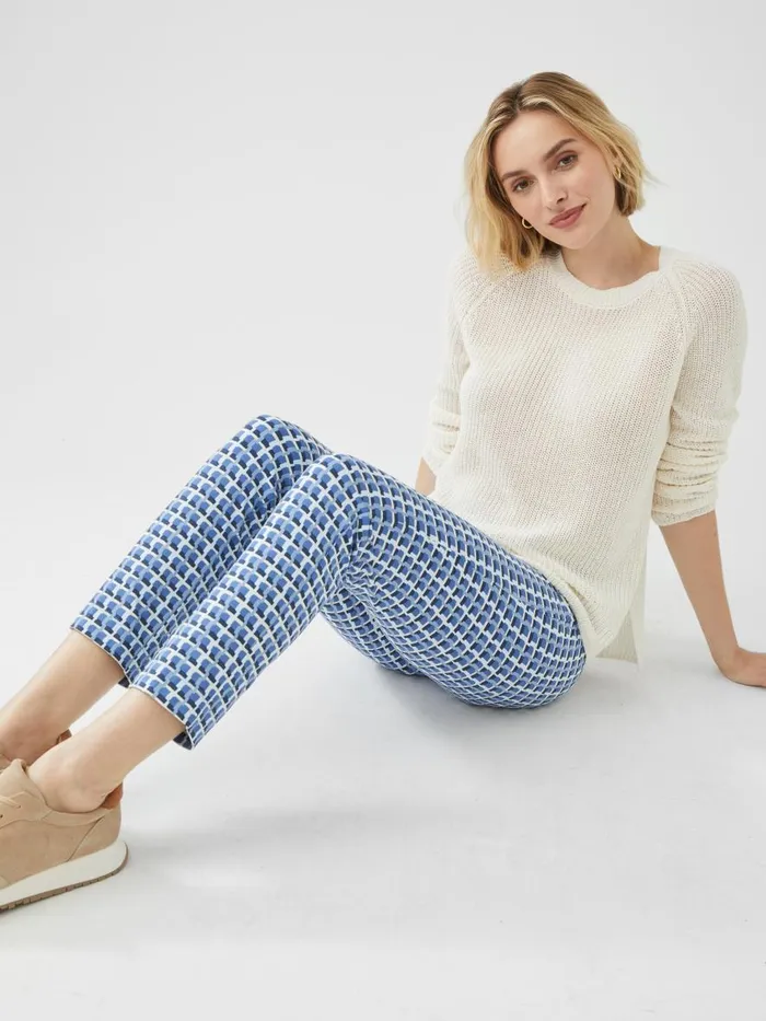 Pants Women JMcLaughlin Newport Capri Pants In Marseilles Geo Light Bluebluenavy Pants Women JMcLaughlin Newport Capri Pants In Marseilles Geo Light Bluebluenavy