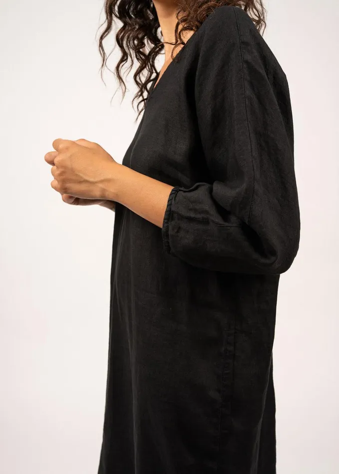 Revelyne Long VNeck Linen Dress With 34 Sleeves Black Women Saint James Dresses Skirts and Pants
