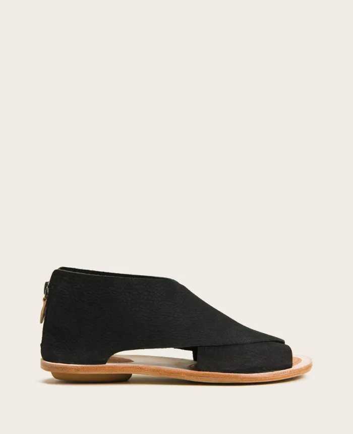 Sandals and Wedges Women Kenneth Cole GENTLE SOULS Urban Cross Sandal Black