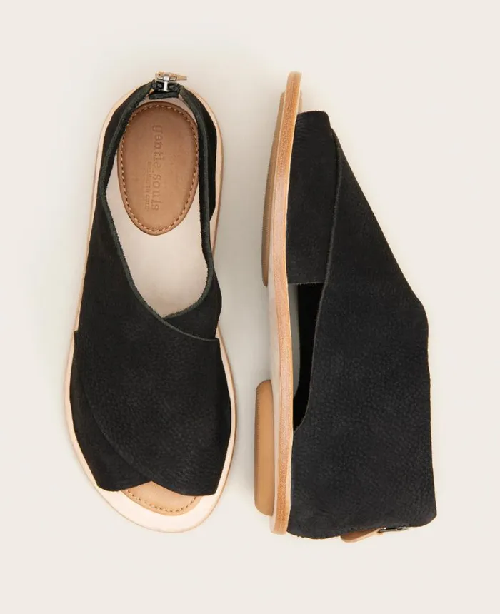Sandals and Wedges Women Kenneth Cole GENTLE SOULS Urban Cross Sandal Black
