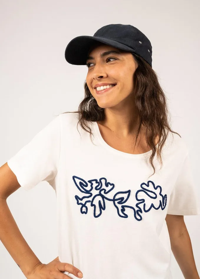 Sandy Tee With Embossed Flower Embroidery 100 Cotton Ivoryindigo Women Saint James TShirts and Tops