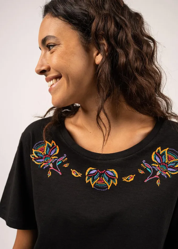 Shanon Tee With Embroidered Floral Motif 100 Pima Cotton Black Women Saint James TShirts and Tops