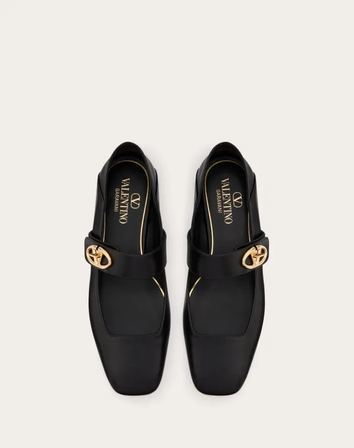 Valentino Ballerinas Woman Vlogo Locker Maryjane Ballerina In Calfskin For Woman In Ivory Ivory Valentino Ballerinas Woman Vlogo Locker Maryjane Ballerina In Calfskin For Woman In Ivory Ivory
