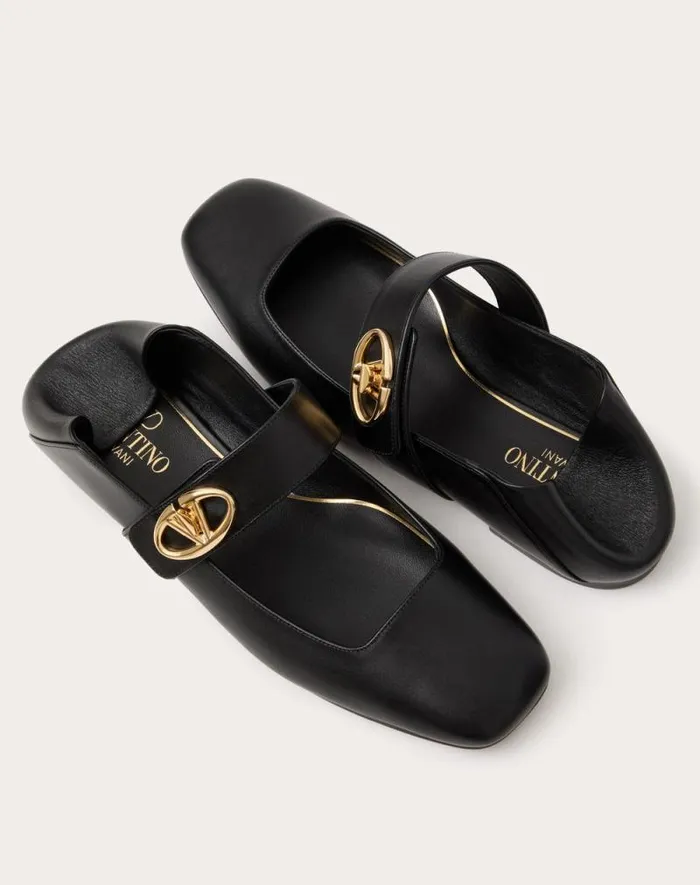 Valentino Ballerinas Woman Vlogo Locker Maryjane Ballerina In Calfskin For Woman In Ivory Ivory Valentino Ballerinas Woman Vlogo Locker Maryjane Ballerina In Calfskin For Woman In Ivory Ivory