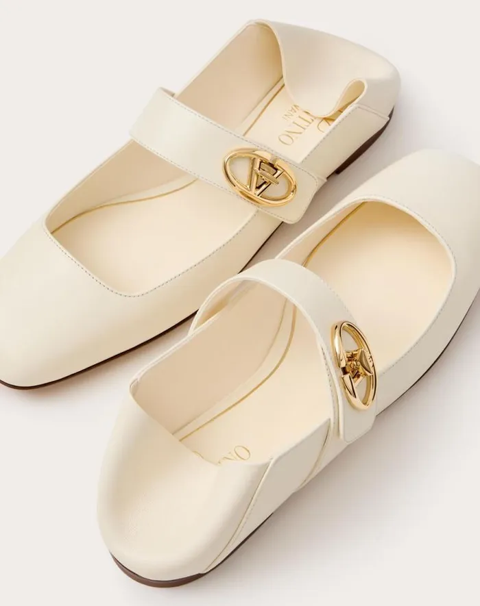 Valentino Ballerinas Woman Vlogo Locker Maryjane Ballerina In Calfskin For Woman In Ivory Ivory Valentino Ballerinas Woman Vlogo Locker Maryjane Ballerina In Calfskin For Woman In Ivory Ivory