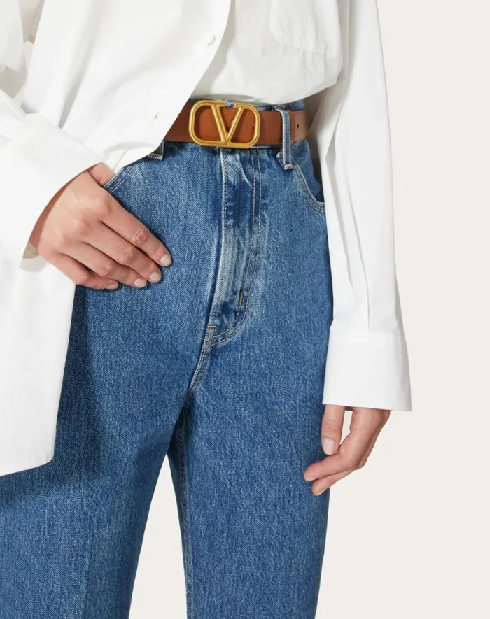 Valentino Belts Woman Reversible Vlogo Signature Belt In Glossy Calfskin 30 Mm For Woman In Smokey Beigeblack Smokey Beigeblack Valentino Belts Woman Reversible Vlogo Signature Belt In Glossy Calfskin 30 Mm For Woman In Smokey Beigeblack Smokey Beigeblack