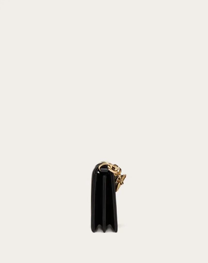 Valentino Clutches Woman Vlogo Chain Clutch Bag In Nappa Leather With Chain For Woman In Porcelain Blue Porcelain Blue Valentino Clutches Woman Vlogo Chain Clutch Bag In Nappa Leather With Chain For Woman In Porcelain Blue Porcelain Blue