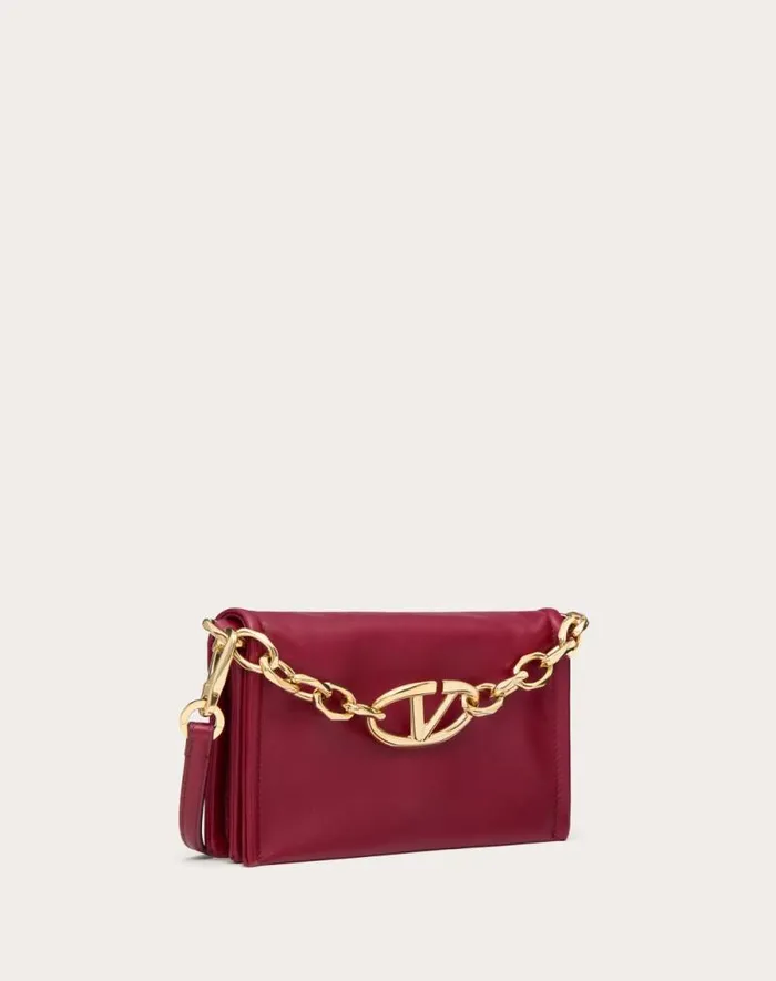 Valentino Clutches Woman Vlogo Chain Clutch Bag In Nappa Leather With Chain For Woman In Porcelain Blue Porcelain Blue Valentino Clutches Woman Vlogo Chain Clutch Bag In Nappa Leather With Chain For Woman In Porcelain Blue Porcelain Blue