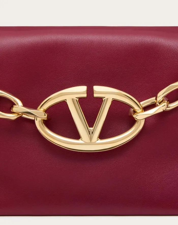 Valentino Clutches Woman Vlogo Chain Clutch Bag In Nappa Leather With Chain For Woman In Porcelain Blue Porcelain Blue Valentino Clutches Woman Vlogo Chain Clutch Bag In Nappa Leather With Chain For Woman In Porcelain Blue Porcelain Blue