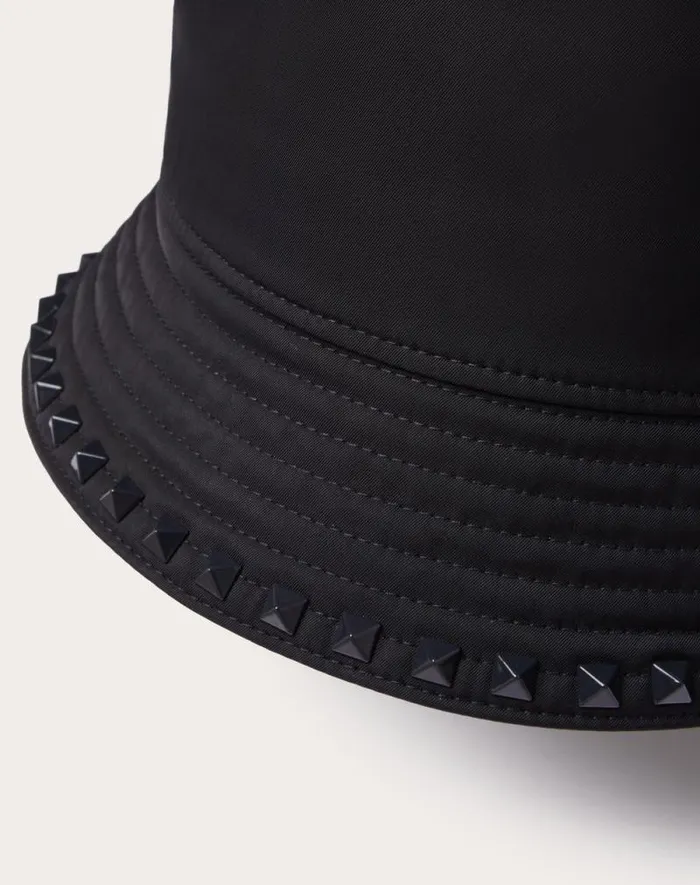 Valentino Hats And Gloves Man Rockstud Cotton Bucket Hat With Stud Appliqu For Man In Navy Navy Valentino Hats And Gloves Man Rockstud Cotton Bucket Hat With Stud Appliqu For Man In Navy Navy