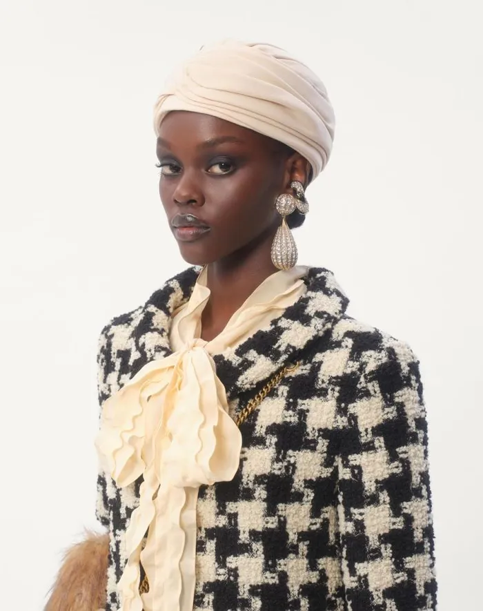 Valentino Hats And Gloves Woman Rigid Wool Turban For Woman In Ivorygold Ivorygold Valentino Hats And Gloves Woman Rigid Wool Turban For Woman In Ivorygold Ivorygold