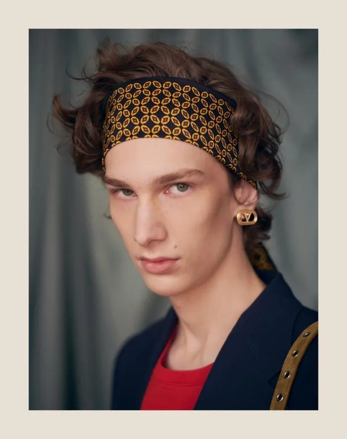 Valentino Jewelry Man Valentino Garavani Ovalette Metal Earrings For Man In Gold Gold Valentino Jewelry Man Valentino Garavani Ovalette Metal Earrings For Man In Gold Gold